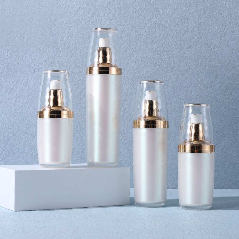 Butelka akrylowa z pompką w ks – Essence Serum Toner recenzja i cena